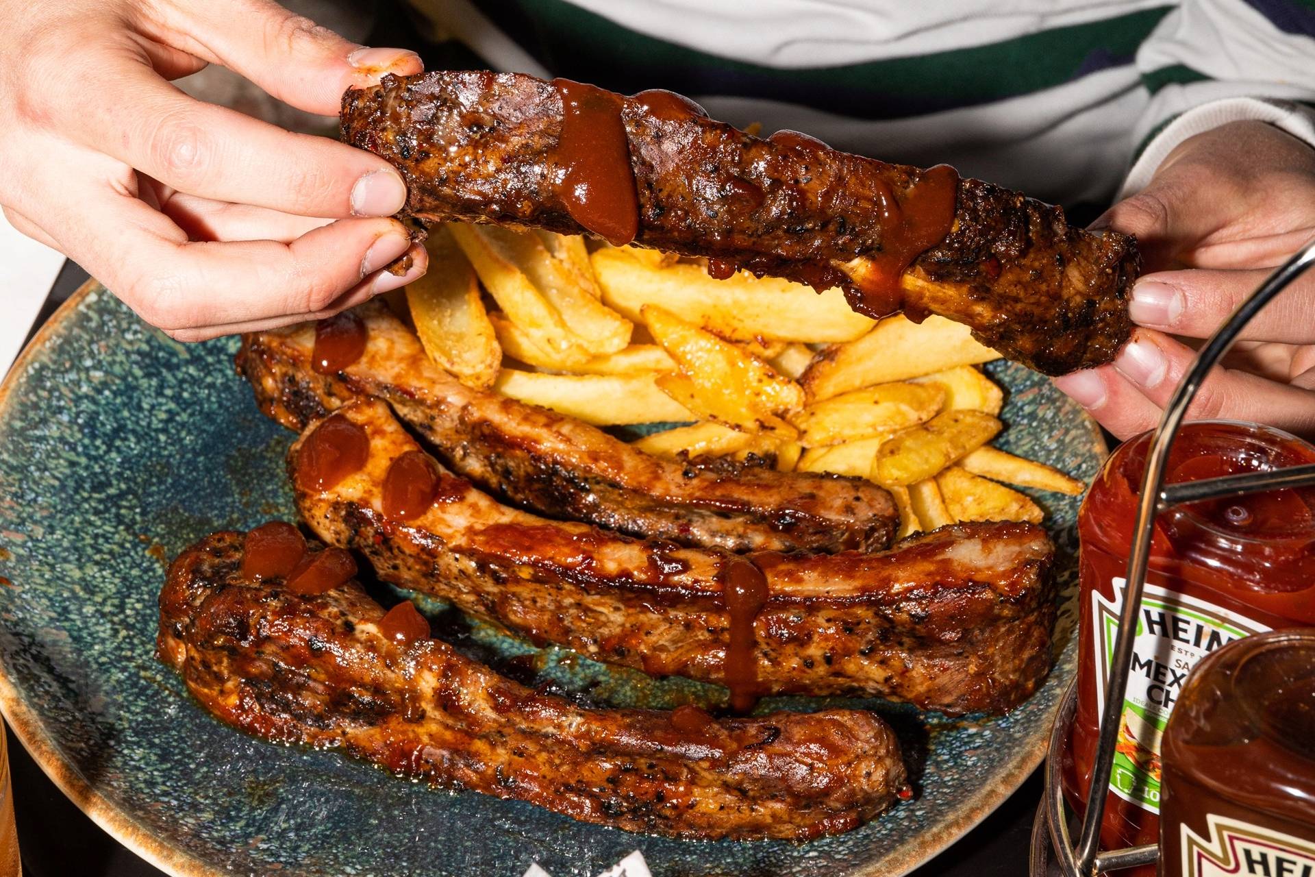 Barbecue ribs di Hamerica's con salsa piccante